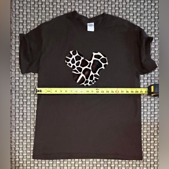 Disney Animal Kingdom Safari T-shirt. Mickey Ears giraffe faux fur - Picture 5 of 10